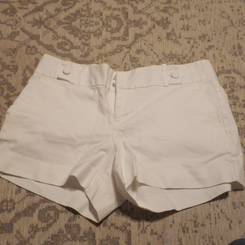 Banana republic size 4 white shorts